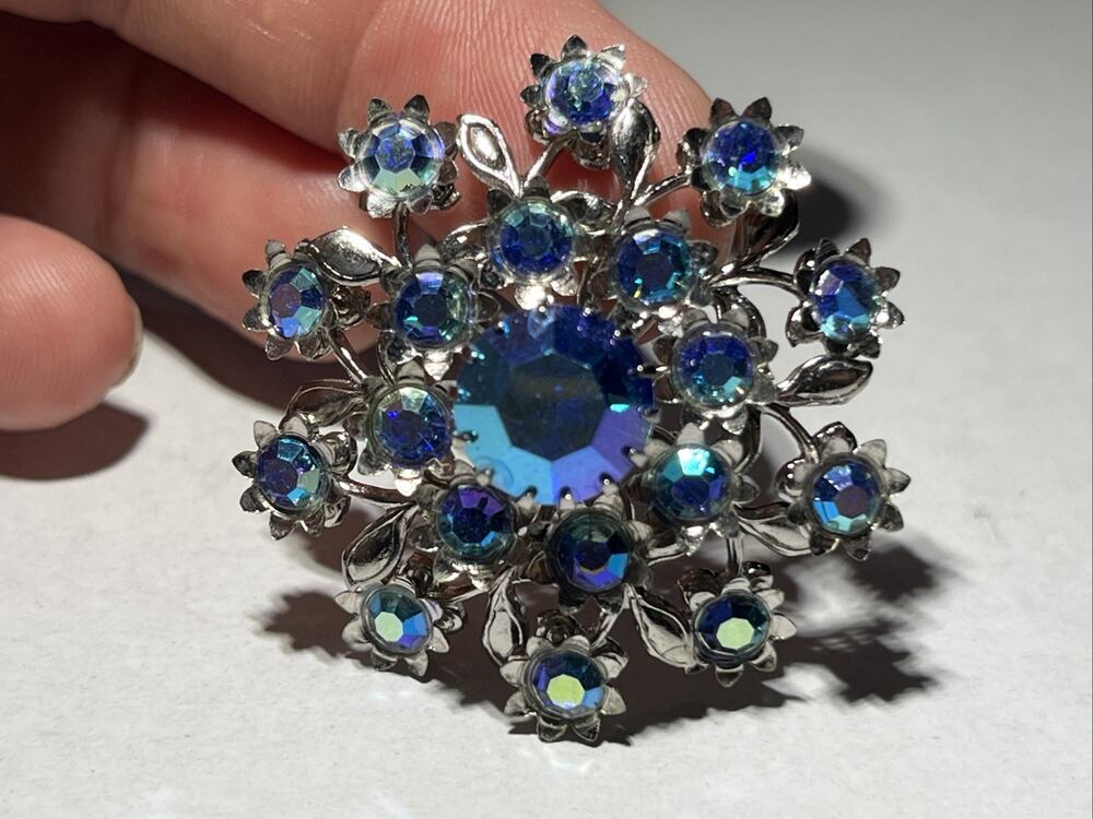 Silver Tone Brooch Blue Stones Floral Design Vintage